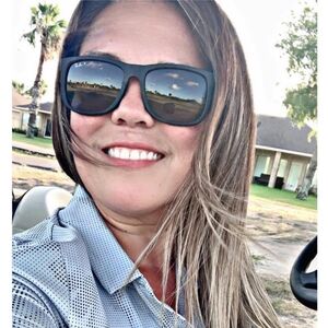 Meet your Posher, LizҼҼth